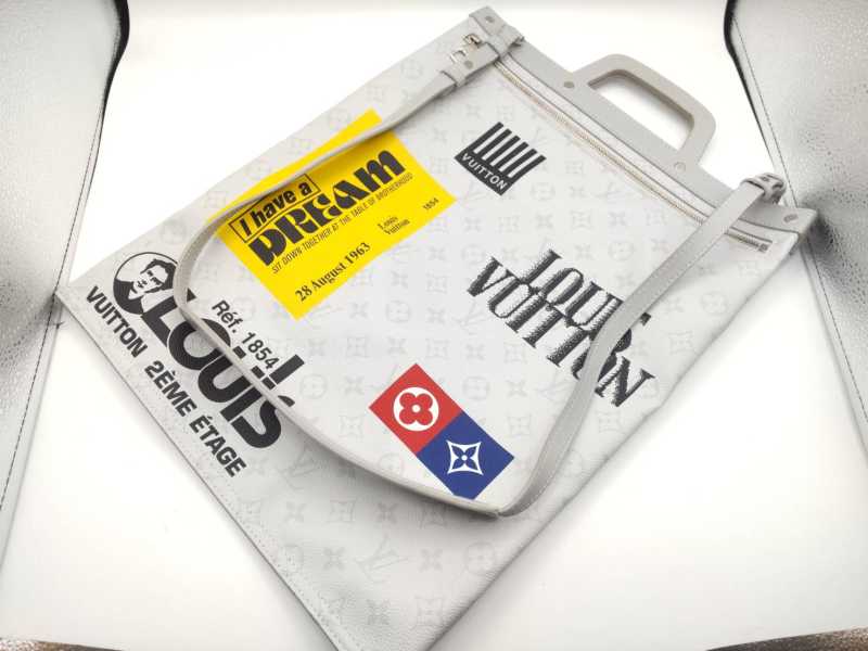 ルイヴィトン買取 フラットヴェルティカルトート M44627